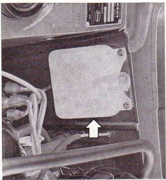 PEUGEOT 204 COUPE - ÉCLAIRAGE INTÉRIEUR - 2