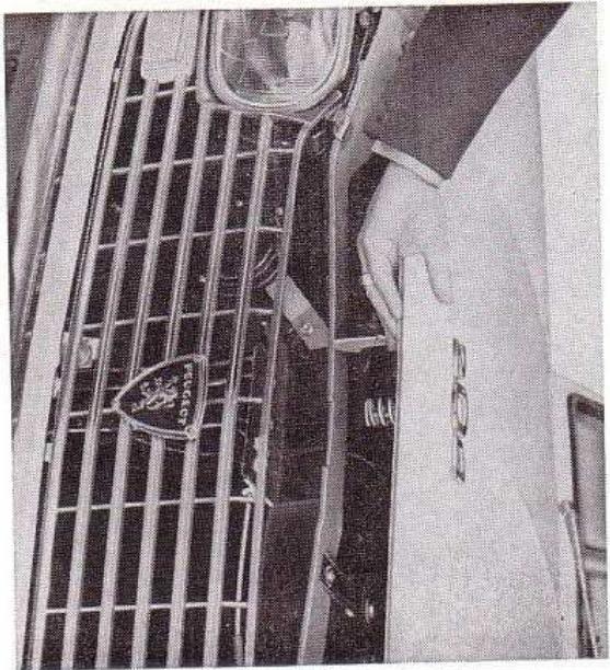 PEUGEOT 204 COUPE - COFFRE AR - 1