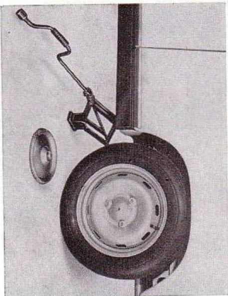 PEUGEOT 204 COUPE - RADIATEUR - 6