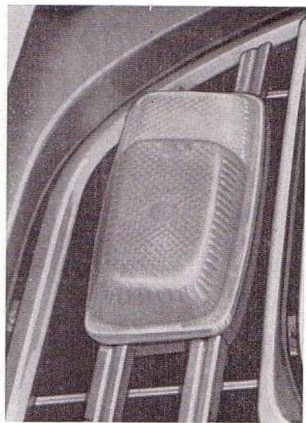 PEUGEOT 204 COUPE - ÉCLAIRAGE AV - 1