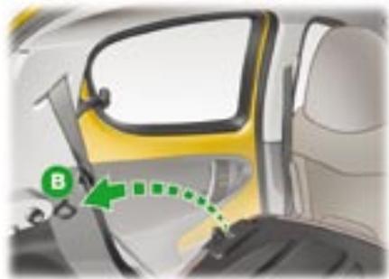 PEUGEOT 107 2007 - Rabattement du dossier de la banquette : - 1