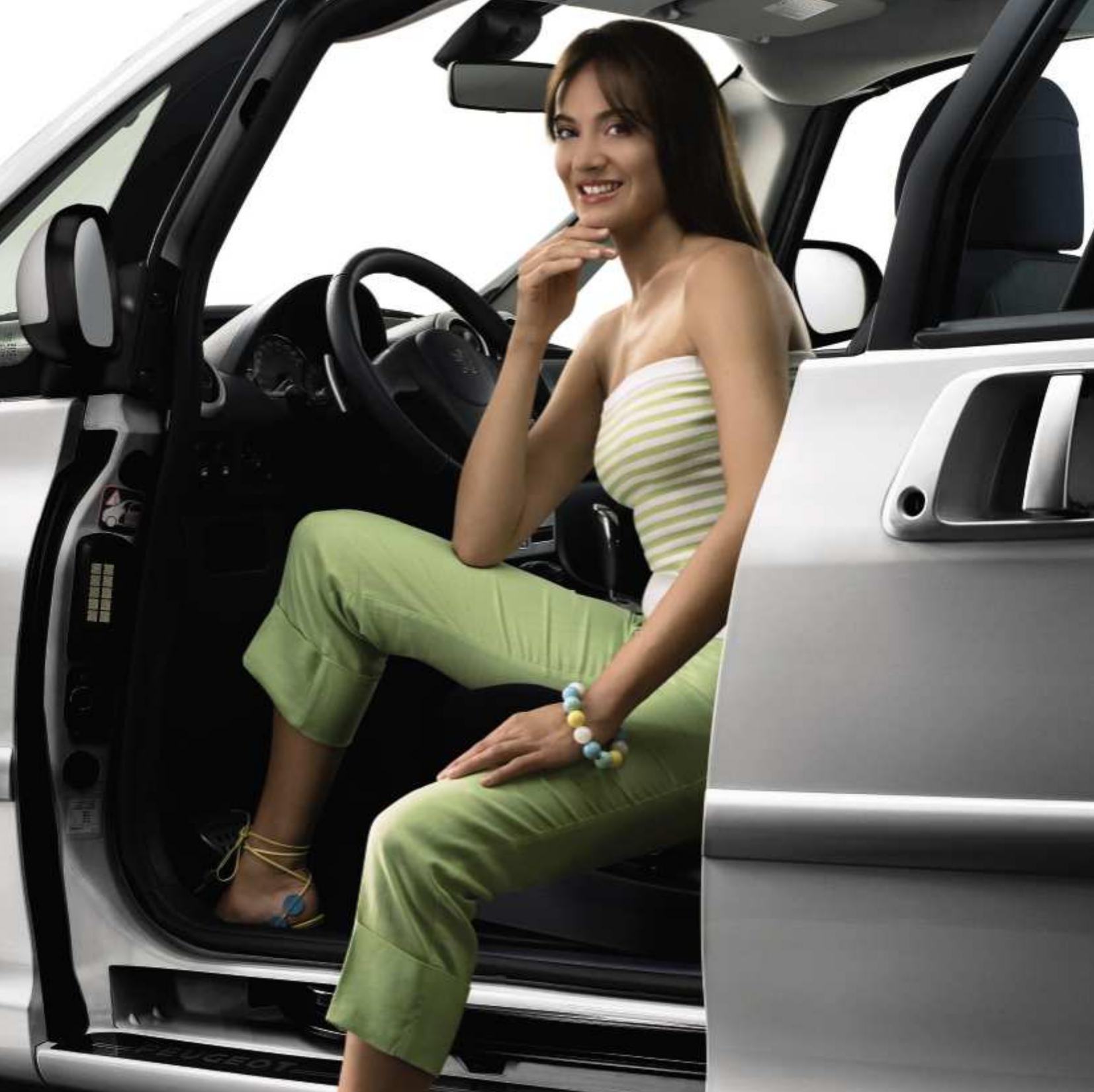 PEUGEOT 1007 - UNE NOUVELLE MANIÈRE DE VOIR L'AUTOMOBILE - 1
