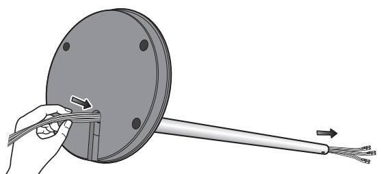 PIONEER CP-ST100 - Apoye el soporte sobre su costo, y pase los cables de altovoz por el orificio de la base del soporte y por el tubo del soporte. - 1