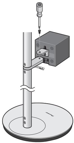 PIONEER CP-ST100 - Fije los altavoces a los brazos. - 2