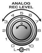 PIONEER PDR-509 - Regolare il livello di registrazione usando i comandi REC LEVEL. - 2
