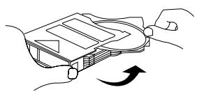 PIONEER PD-M426A - INSERTION DES DISQUES DANS LE MAGASIN CHARGEUR A 6 DISQUES - 2