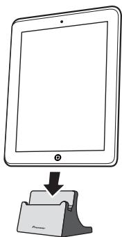 PIONEER X-HM31DAB-K - Connexion d'un iPod/iPhone/iPad à l'aide du support pour iPad fourni - 2