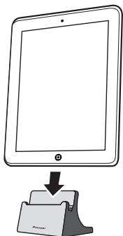 PIONEER X-HM31DAB-K - Collegamento dell'iPod/iPhone/iPad mediante il piedistallo per iPad in dotazione - 2