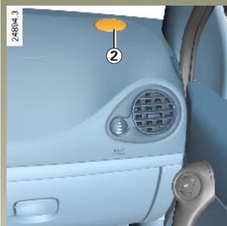 RENAULT CLIO 3 - Emplacement radio 1 - 1