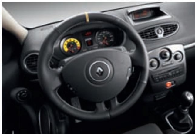 RENAULT CLIO ESTATE - Sportivité et style. - 4