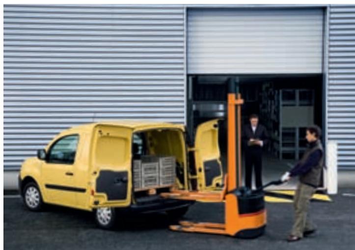 RENAULT KANGOO EXPRESS - KANGOO EXPRESS COMPACT PLUS COURT, PLUS MANIABLE, UN CONFORT DE TRAVAIL INÉEDIT! - 3
