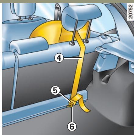 RENAULT CLIO 2 - Siège Isofix installed face à la route en place latérale arrêté - 1