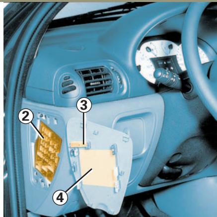 RENAULT CLIO 2 - Compartment à fusibles 2 - 1