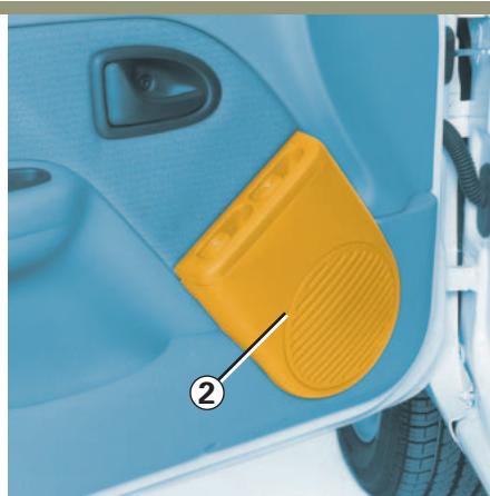 RENAULT CLIO 2 - Emplacement radio 1 - 1