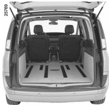 RENAULT ESPACE IV - TRANSPORT D'OBJETS DANS LE COFFRE - 4