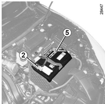 RENAULT MEGANE III - Démarrage avec la batterie d'un autre véhicule - 1