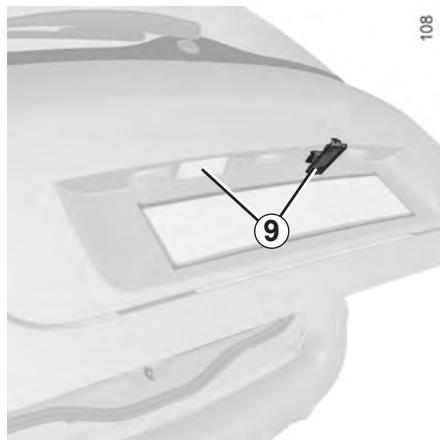 RENAULT GRAND MODUS 2011 - Troisième feu stop 8 - 1