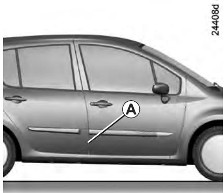 RENAULT GRAND MODUS 2011 - PLAQUES D'IDENTIFICATION VEHICULE - 1