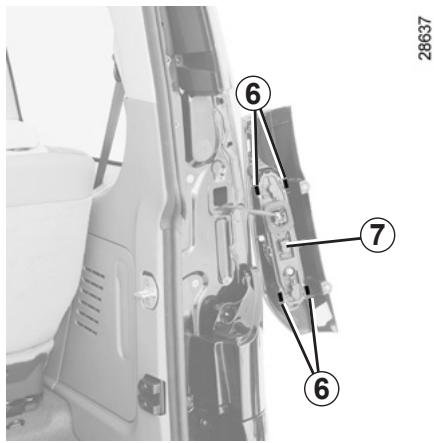 RENAULT KANGOO BE BOP 2011 - FEUX ARRÈRE : remplacement des lampes (2/2) - 1