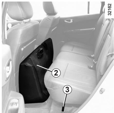 RENAULT KOLEOS 2011 - Pour rabattre les sièges arrière depuis le coffre - 2