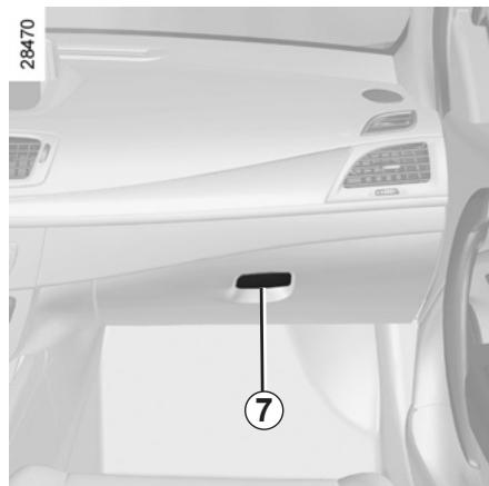 RENAULT MEGANE 3 - Rangements dans console centrale 6 - 2