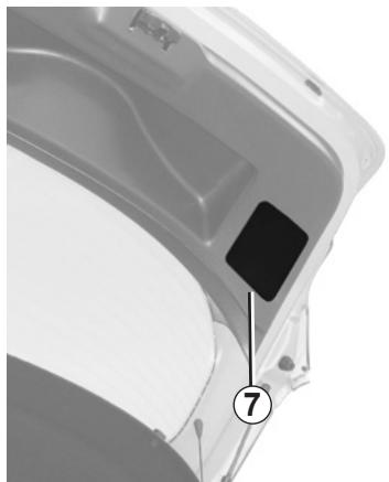 RENAULT MEGANE 3 - FEUX ARRÈRE ET LATERAUX : remplacement des lampes (2/6) - 1