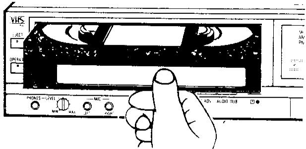 SHARP VC-488 - Mise en place et retrait de la vidécassette - 2