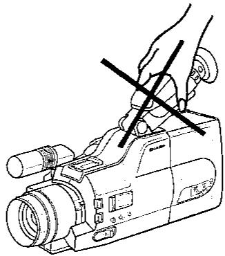 SHARP VL-C8000S - Manipulation du caméscope - 1