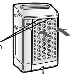 SHARP KC-860E - Drücken Sie leicht gegen die oberen Laschen (links und rechts), bis der Filter einrastet. - 1