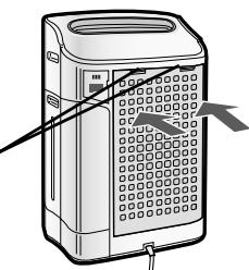 SHARP KC-860E - Enfoncez dé- licatement les languettes supé- rieures (gauche et droite) pour bloquer le pan- neau arrière. - 1