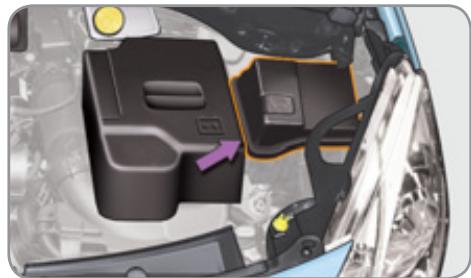 CITROEN C3 II - Fusibles dans le compartment mateur - 1
