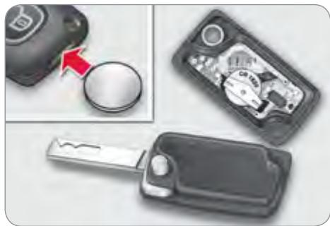 CITROEN C4 2 2010 - Changement de la pile - 1