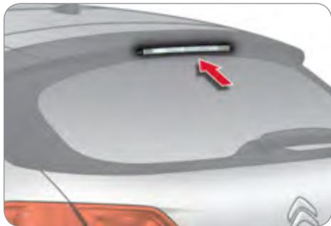 CITROEN C4 2 2010 - Changement des feux - 3