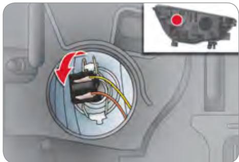 CITROEN C4 2 2010 - Changement des indicateurs de direction - 5
