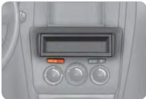 CITROEN C4 2 2010 - Montage d'un autoradio - 1
