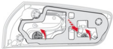 CITROEN GRAND C4 PICASSO 2013 - Feux sur volet de coffre - 2