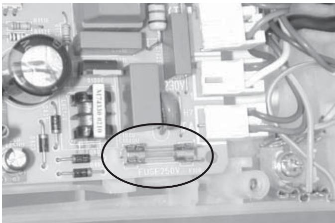 SAUNIER DUVAL ISOMAX CONDENS F 30 E - Raccordement électrique - 1