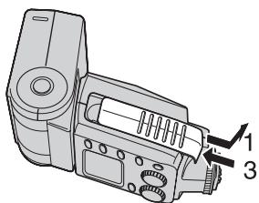 OLYMPUS FL-50 - MISE EN PLACE DES PILES/BATTERIES - 1