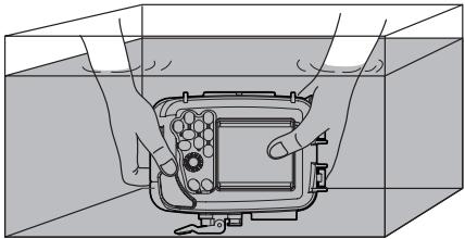 OLYMPUS PT-043 - Laver le caisson avec de l'eau pure. - 1