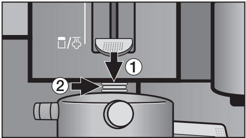 MIELE CVA 3660 - Préparation de la mousse de lait dans le cappuccinatore - 1