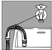 HOTPOINT AX 120 - Conexión del tubo de descarga - 3