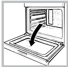 HOTPOINT FK 104 P 0 X/ HA - Cleaning the oven door - 1