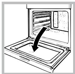 HOTPOINT FK 83 0 X/HA S - De ovendeur reinigen - 1