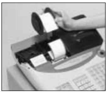 CASIO TE-2000 - Pour remplacer le rouleau de papier du journal - 4
