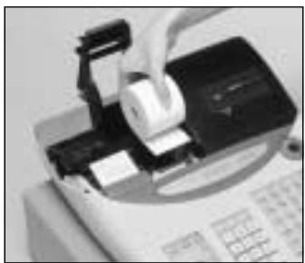 CASIO TE-2000 - Pour installer le rouleau de papier du journal - 3