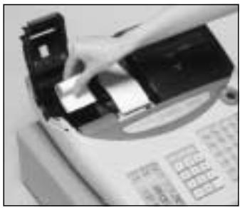 CASIO TE-2000 - Pour remplacer le rouleau de papier des tickets de caisse - 4