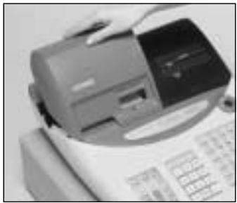 CASIO TE-2000 - Pour remplacer le rouleau de papier du journal - 1