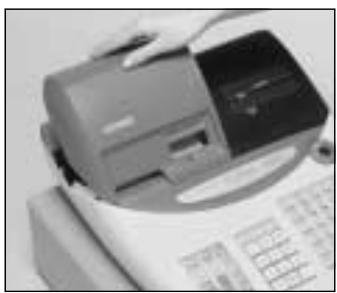 CASIO TE-2000 - Pour installer le rouleau de papier du journal - 1