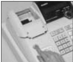 CASIO TE-M80 - Retirer le rouleau de papier du journal - 4