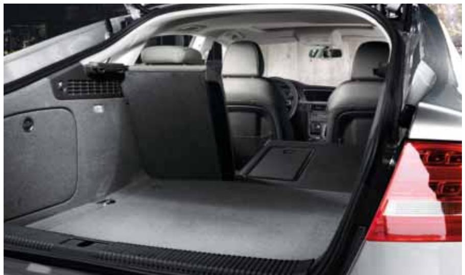 AUDI A5 SPORTBACK - En un instant, la forme devient fascination. - 16